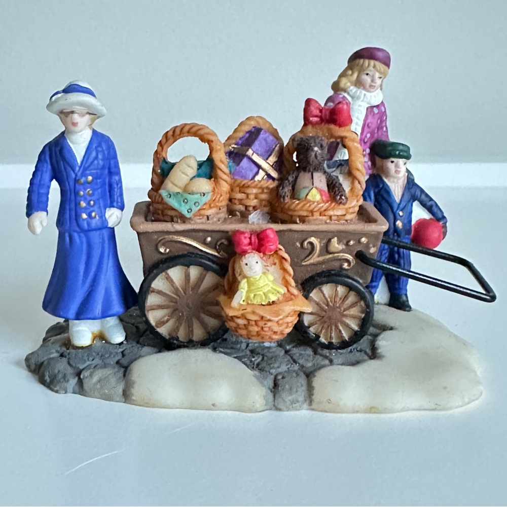 Hershey’s Holiday Snow Village Cart Christmas Miniature